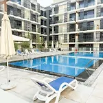 Tastefully Decorated 1 Bedroom In Jvc