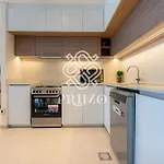 Bright & Stylish 2-Bedroom At Creek Edge Tower 2