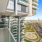 Elegant 3Br Study 5 Mins From Dubai Frame