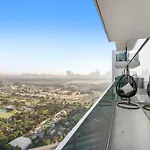 Elegant 3Br Study 5 Mins From Dubai Frame