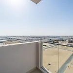 Primestay - Stylish Studio Apartment In Azizi Aura, Dubai
