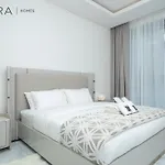 Mira Holiday Homes - Newly 2 Bedroom With Balcony In Business Bay