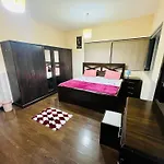 Amazing Couples Private Room Close To Mall Of Emirates