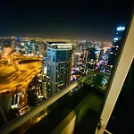 Amazing Couples Private Room Close To Mall Of Emirates