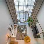 Iconic 1Bedroom Duplex With Skyline Views Near Downtown Dubai & Burj Khalifa