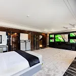 Lux 5-Br Villa With Ocean View - Palm Jumeriah
