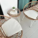 Deluxe 1 Bedroom Fully Furnished Apartment In Jvc