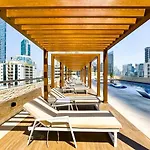Luxury One Bedroom Apartment In Dubai Marina