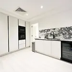 Luxury Two Bedroom Apartment On The Palm