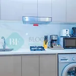 Bloomfields Cozy Stu In Azizi Riviera Meydan