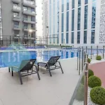 Bloomfields Modern 1Br In Laya Heights Pool Acces