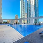 Luxurious 4-Bedroom Apartment Perfect For Families In Dubai Marina