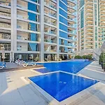 Luxurious 4-Bedroom Apartment Perfect For Families In Dubai Marina