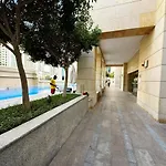 Sleek And Stylish - Modern Studio In The Heart Of Dubai By Petals Holiday Homes