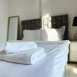 Sleek And Stylish - Modern Studio In The Heart Of Dubai By Petals Holiday Homes