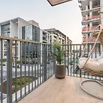 Chic 2Br In Central Park Building 1, Al Wasl By Deluxe Holiday Homes