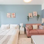 Havn - Studio Apartment In Living Garden, Jvc
