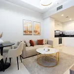 Keyrock Living - Dubai Oasis With Balcony Views