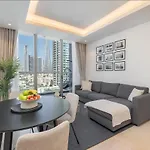 Stunning Apartment In Downtown Dubai - Burj Khalifa Views From All Rooms
