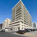1Br Apt With Gym Access And Rooftop Pool