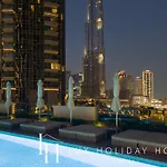 Lux The Central Downtown Skyline Suite