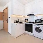 Escape24 - Brand New 1Br Apt In Binghatti House, Jvc