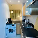 Studio Apartment In Dubai Marina Near Dmcc Metro Zumurud Tower