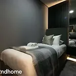 Spacious 1 Bedroom Unit With Maids Room