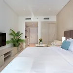 Private Beach & Pools - Palm Jumeirah - Cityapartmentstay