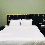 Zee Hotel