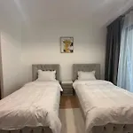 2Br Apartment In Jbr, The Walk