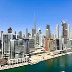 Luxury Apartment With Burj Khalifa View, Balcony Netflix Wehome Premium