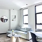 Luxury Apartment With Burj Khalifa View, Balcony Netflix Wehome Premium