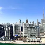 Luxury Apartment With Burj Khalifa View, Balcony Netflix Wehome Premium