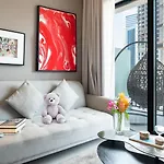 Keyrock Living - Lakeview Retreat In Business Bay