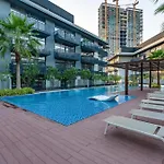 Cozy And Peaceful 2 Bedroom Apartment With Private Garden
