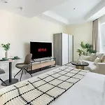 Studio Apt With Canal And Sea Views Close To Metro