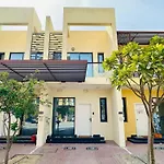 Dubai- 1 Bedroom Villa Townhouse