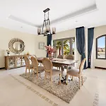 Vayk - Iconic 5 Bedroom Villa On The Palm With Private Pool