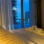Luxury 1Br With Aquatic View, District One
