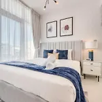 Restful 3Br Townhouse At Damac Hills 2 Dubailand By Deluxe Holiday Homes