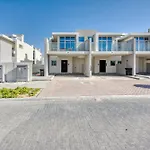 Restful 3Br Townhouse At Damac Hills 2 Dubailand By Deluxe Holiday Homes