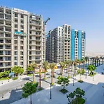Dubai Creek Gem, Stylish Condo With Two Balconies