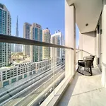Exclusive Offer Cozy Stay With Burj Khalifa Views By Deluxe Holiday Homes