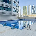 Spacious 4-Br In Horizon Tower, Marina