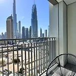 Iconic 2Br With Burj Khalifa & Downtown Views