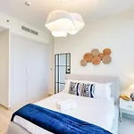 Cosy Studio In Bloom Towers Jvc