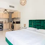Cozy Studio Haven In Ag Tower - Business Bay