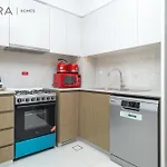 Mira Holiday Homes - Luxury 2 Bedroom In Burj Royale Close To Burj Khalifa
