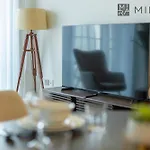 Mira Holiday Homes - Luxury 2 Bedroom In Burj Royale Close To Burj Khalifa